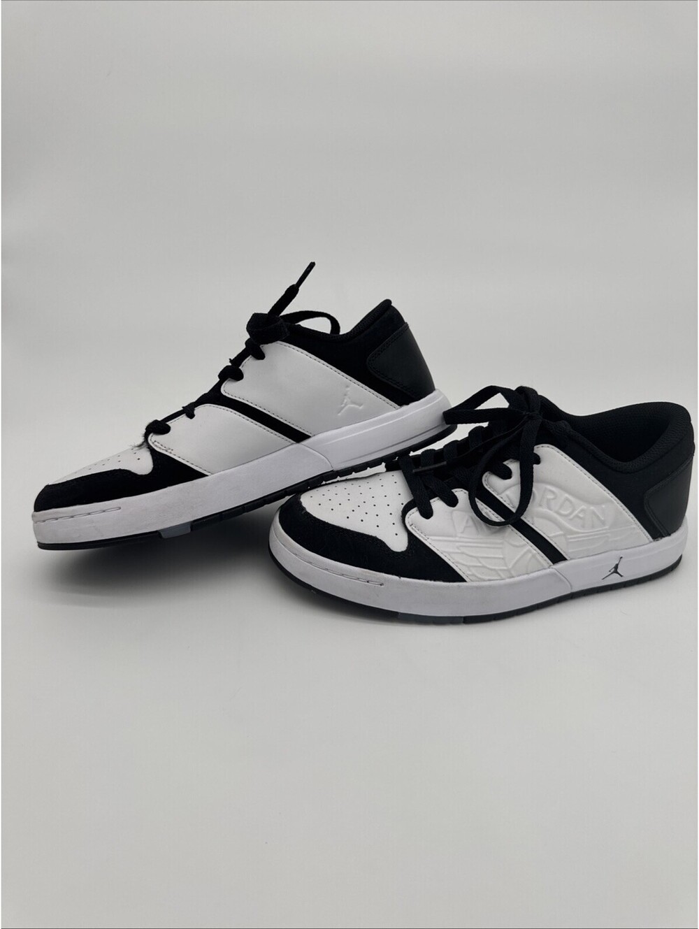 Air Jordan Nu Retro 1 Low Boys Size 6Y White & Black Excellent Condition